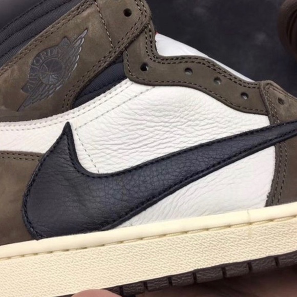 Travis Scott Jordan 1 - Picture 2 of 8